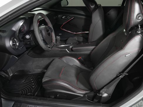 Used 2024 Chevrolet Camaro ZL1 image 16