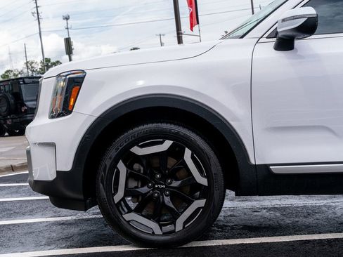 Used 2024 Kia Telluride EX w/ EX Captain's Chair Package FWD image 20