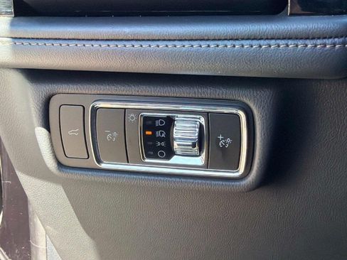 Used 2025 Lincoln Aviator Reserve w/ Equipment Group 201A AWD/4WD image 57