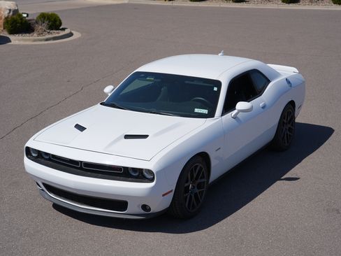Used 2016 Dodge Challenger R/T w/ Sound Group RWD image 7