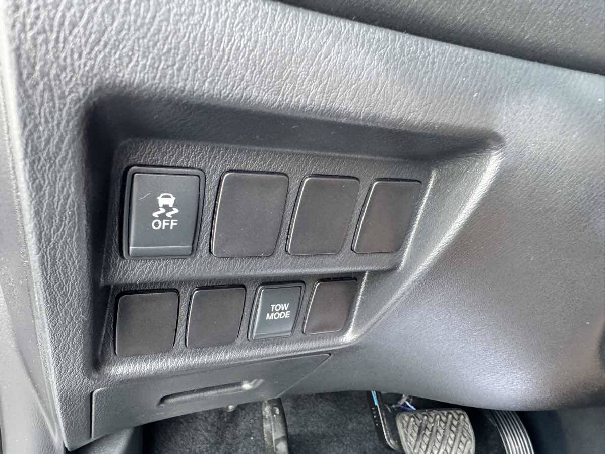 Used 2016 Nissan Pathfinder S FWD image 46