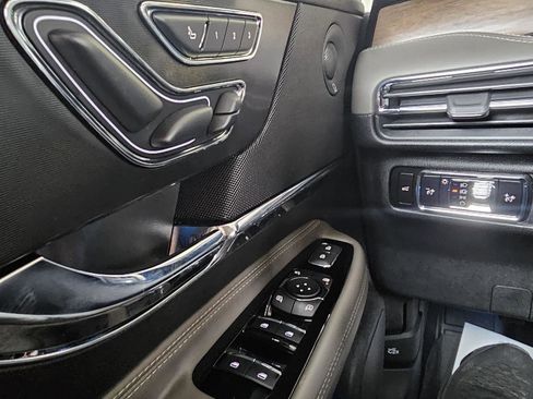 Used 2023 Lincoln Corsair Reserve w/ Equipment Group 202A image 24