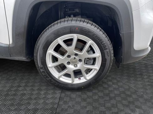 Used 2019 Jeep Renegade Latitude w/ Popular Equipment Group AWD/4WD image 36
