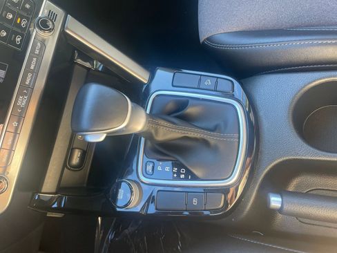 Used 2025 Kia Seltos S image 35