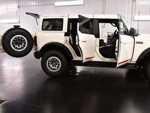 New 2026 Ford Bronco Outer Banks w/ Sasquatch Package AWD/4WD image 33