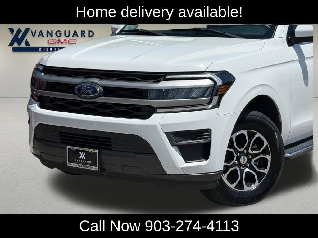 Used 2022 Ford Expedition XLT RWD image 2