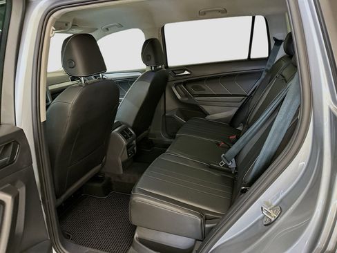 Used 2023 Volkswagen Tiguan SE image 28