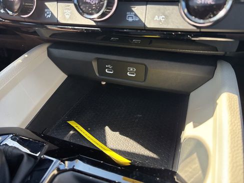 Used 2023 Honda Accord EX-L image 24