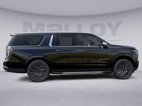 New 2026 Chevrolet Suburban Premier image 5