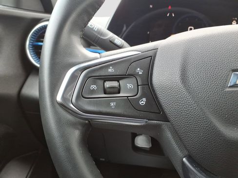 Certified 2025 Chevrolet Trax LT w/ LT Convenience Package image 24