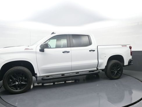 Used 2025 Chevrolet Silverado 1500 LT Trail Boss w/ Convenience Package II AWD/4WD image 4