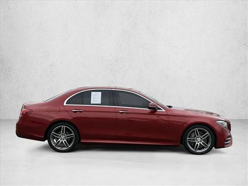 Used 2017 Mercedes-Benz E 300 image 4