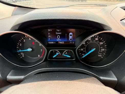 Used 2017 Ford Escape SE AWD/4WD image 22