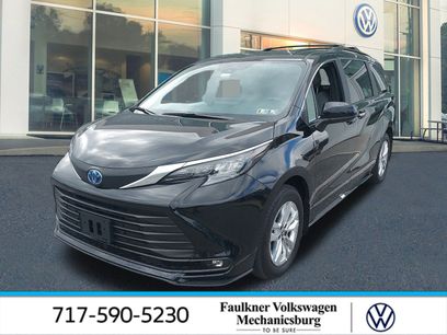 Used 2025 Toyota Sienna XLE