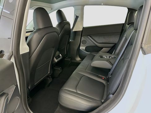 Used 2023 Tesla Model Y Long Range image 30