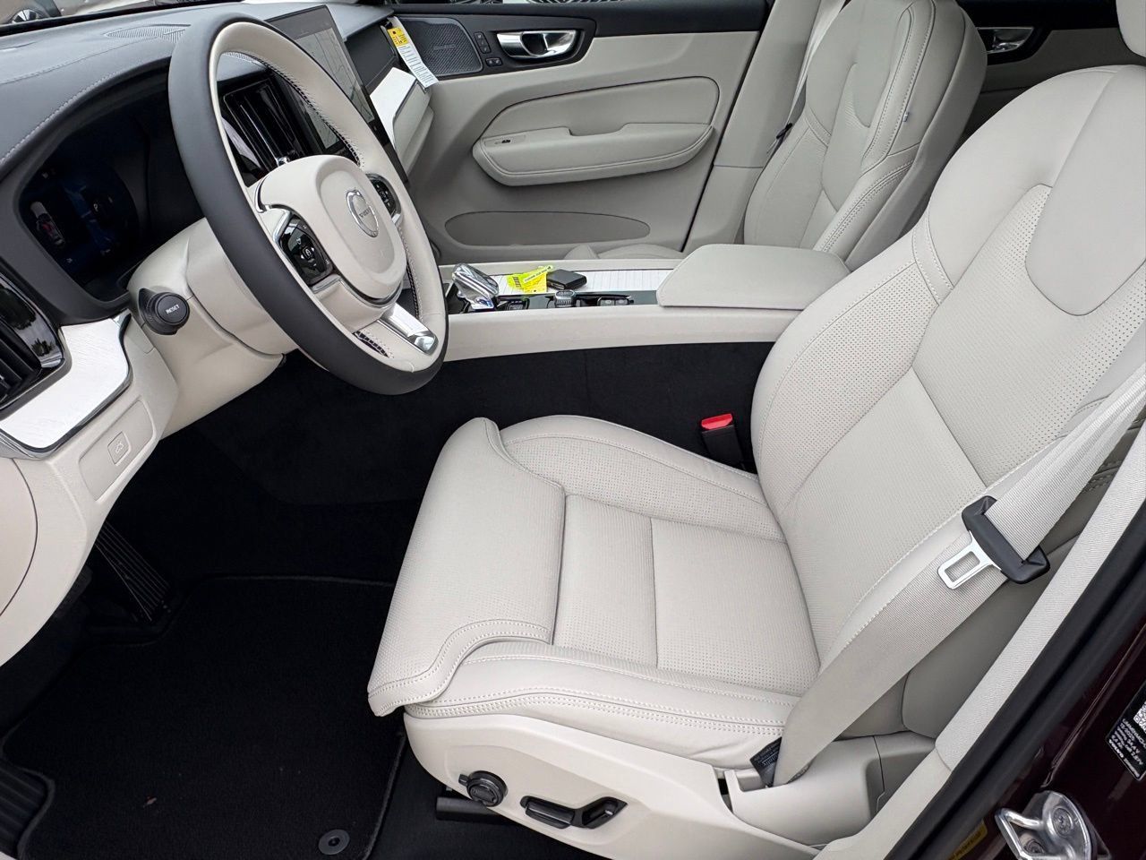 New 2026 Volvo XC60 B5 Ultra w/ Protection Package Premier AWD/4WD image 15