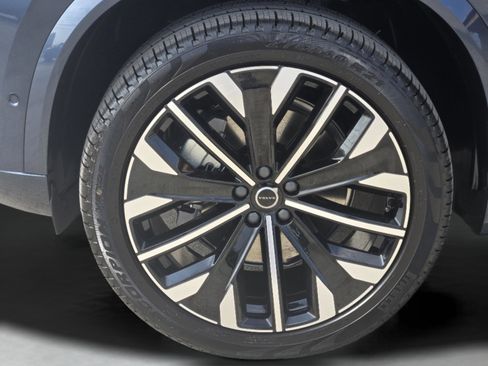 New 2026 Volvo XC90 B6 Ultra w/ Protection Package image 35