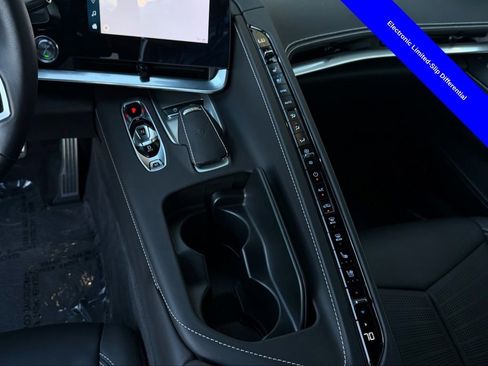 Used 2024 Chevrolet Corvette Stingray Premium Cpe w/ Z51 Performance Package image 17