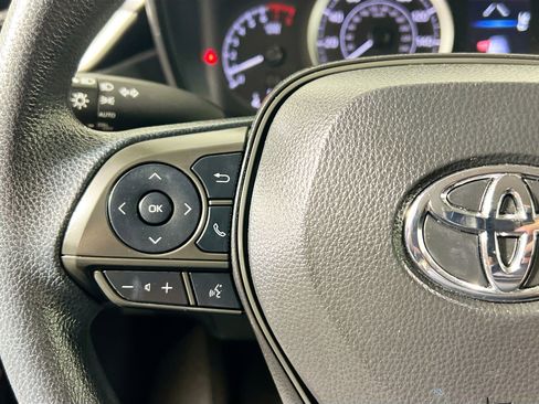 Used 2022 Toyota Corolla LE image 18