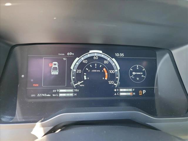 Used 2025 Toyota Tundra Limited AWD/4WD image 11