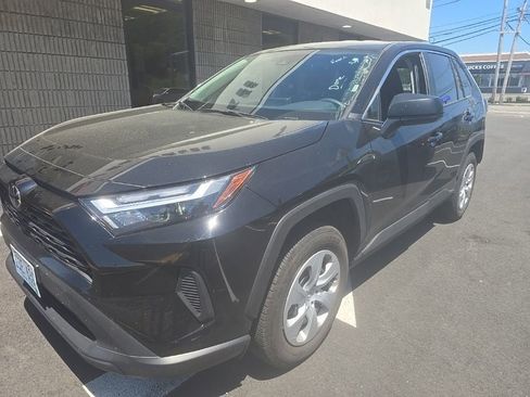 Used 2025 Toyota RAV4 LE AWD/4WD image 1