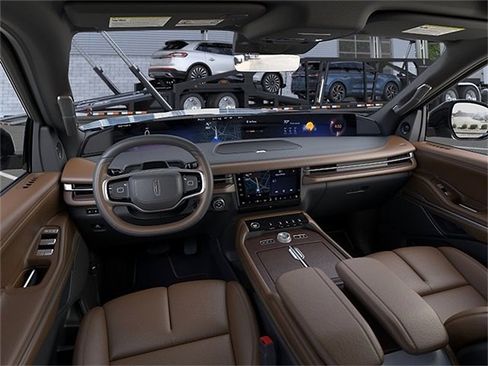 New 2026 Lincoln Navigator L Reserve AWD/4WD image 9