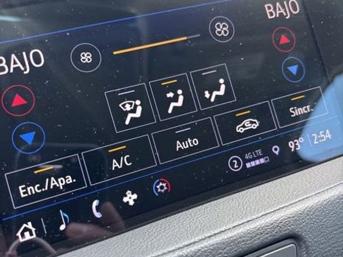 Used 2021 Cadillac XT4 Luxury FWD image 14