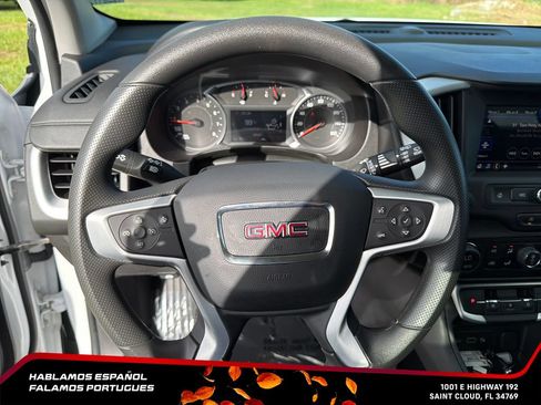 Used 2024 GMC Terrain SLE w/ Driver Convenience Package FWD image 18