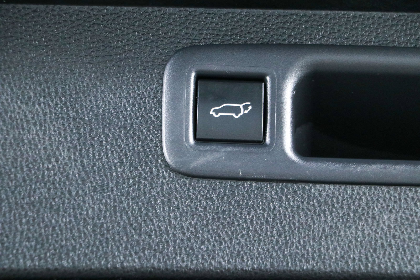 Used 2023 Toyota Highlander XLE FWD image 32