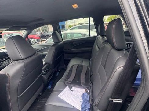 Used 2025 Honda Passport TrailSport image 3