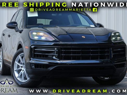 Used 2024 Porsche Cayenne AWD/4WD image 2