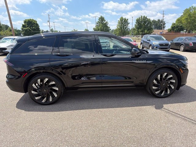 New 2026 Lincoln Nautilus Reserve w/ Jet Appearance Package AWD/4WD image 11