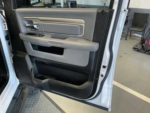 Used 2019 RAM 1500 Classic SLT AWD/4WD image 24