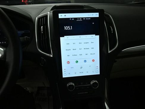 Certified 2022 Ford Edge Titanium w/ Class II Trailer Tow Package image 11