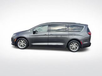 Used 2020 Chrysler Pacifica Limited video 2