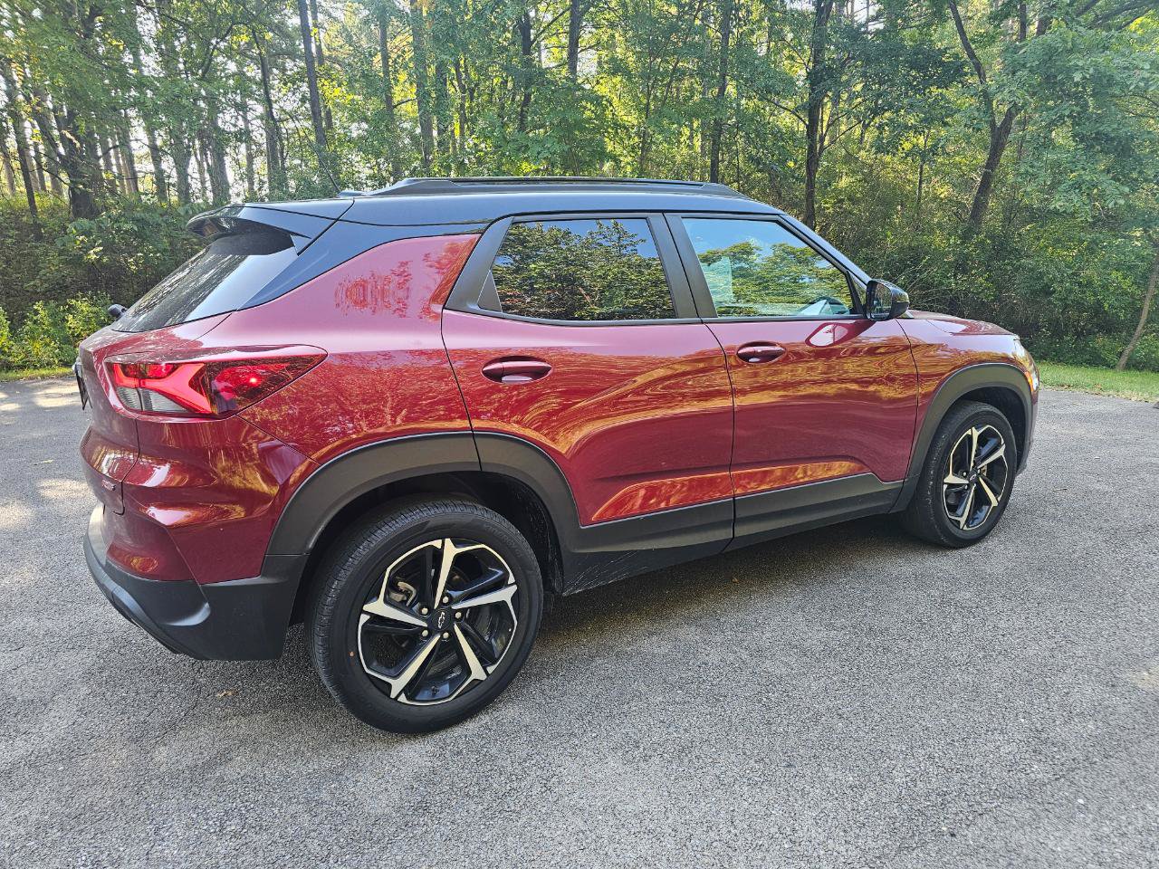 Used 2022 Chevrolet TrailBlazer RS FWD image 2