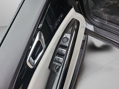 Used 2023 Kia Carnival SX Prestige FWD image 30