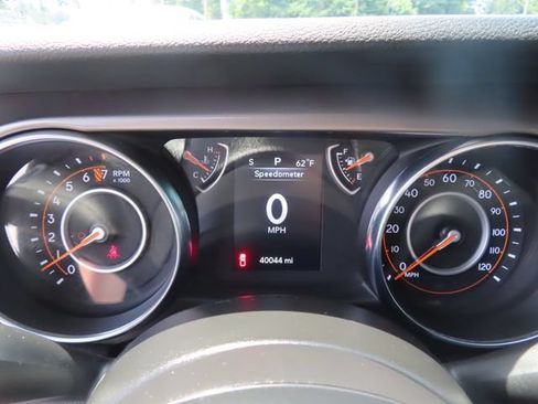 Used 2021 Jeep Gladiator Sport AWD/4WD image 21