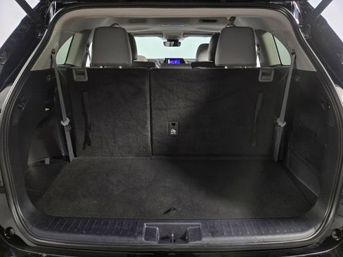 Used 2024 Toyota Highlander XLE image 26