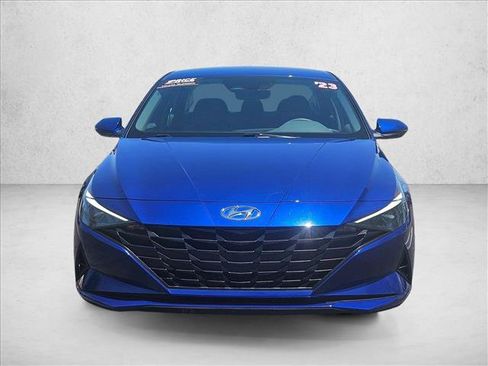 Used 2023 Hyundai Elantra SE FWD image 2