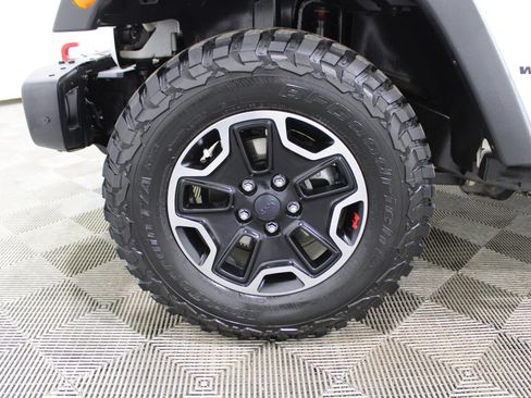 Used 2017 Jeep Wrangler Unlimited Rubicon image 33