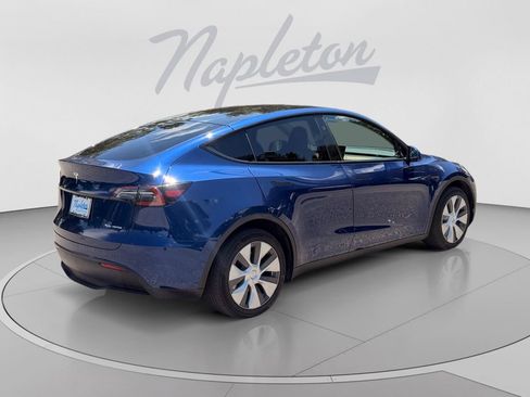 Used 2024 Tesla Model Y Long Range AWD/4WD image 6