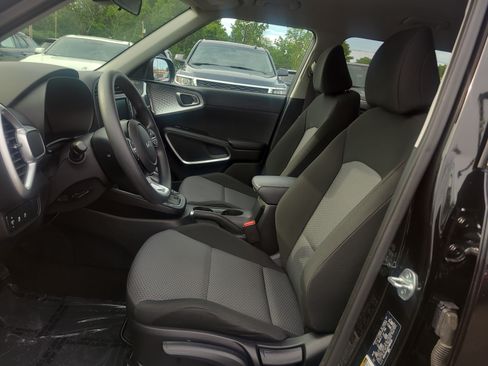 Used 2023 Kia Soul LX FWD image 16