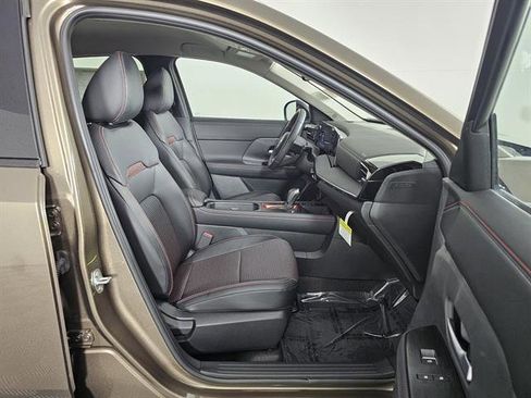 New 2026 Nissan Kicks SR w/ Cold Weather Package image 13