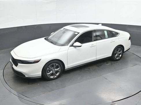 Used 2023 Honda Accord EX image 36