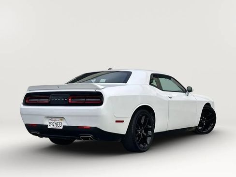 Used 2022 Dodge Challenger GT RWD image 2