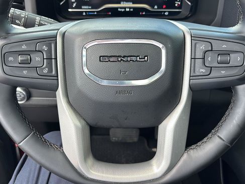 Used 2023 GMC Yukon Denali RWD image 19