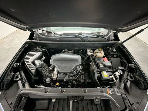 Used 2022 GMC Acadia AT4 w/ Technology Package image 31