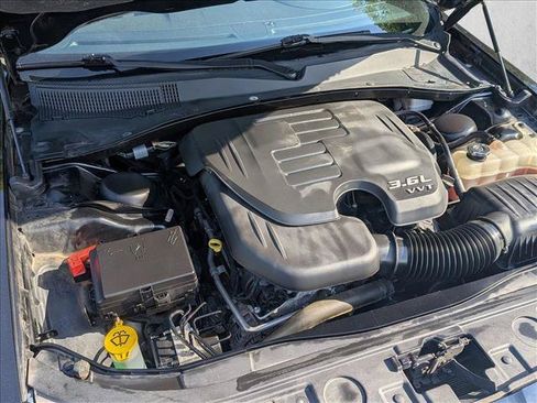 Used 2014 Chrysler 300 w/ Driver Convenience Group RWD image 23