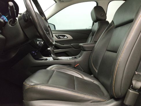 Used 2020 Chevrolet Traverse LT w/ Driver Confidence II Package AWD/4WD image 17